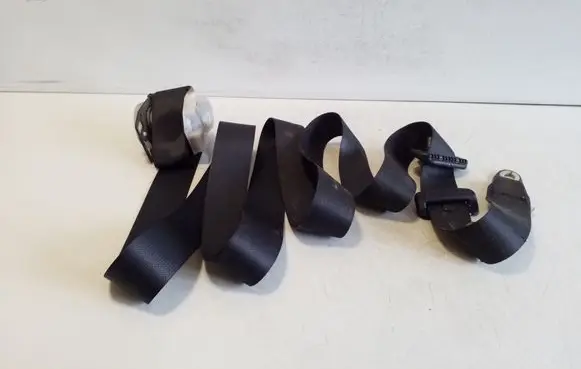 Suzuki Grand Vitara II Rear seatbelt 8498065J0
