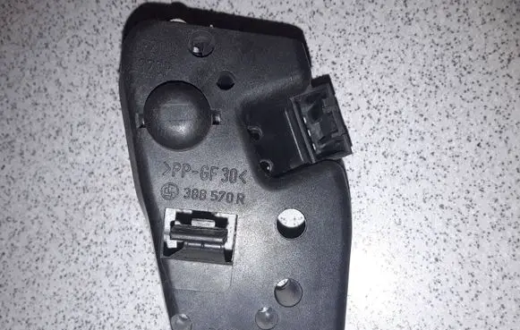 BMW 3 E46 Tail light bulb cover holder 63218374810 8374810