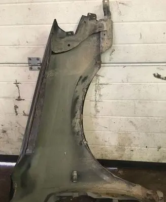 Nissan Primera Fender