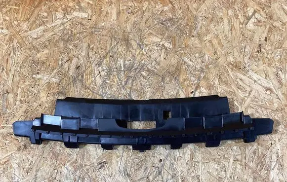 Front bumper mounting bracket