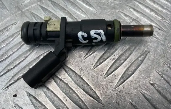 Mercedes-Benz CLS C219 Fuel injector A2720780249 7104A03301