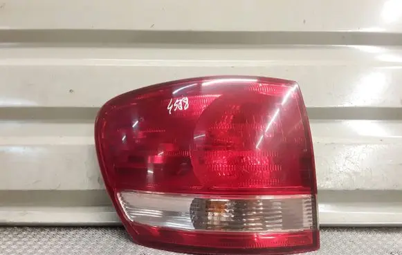 Toyota Avensis Verso Rear/tail lights