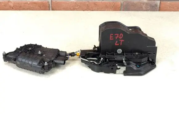BMW X5 E70 Rear door lock 7315023