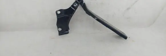 Audi Q2 - Engine bonnet/hood hinges 81A823301D