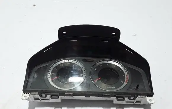 Volvo XC70 Speedometer (instrument cluster) 31270903