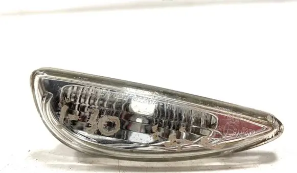 Hyundai i30 Front fender indicator light 923041R0