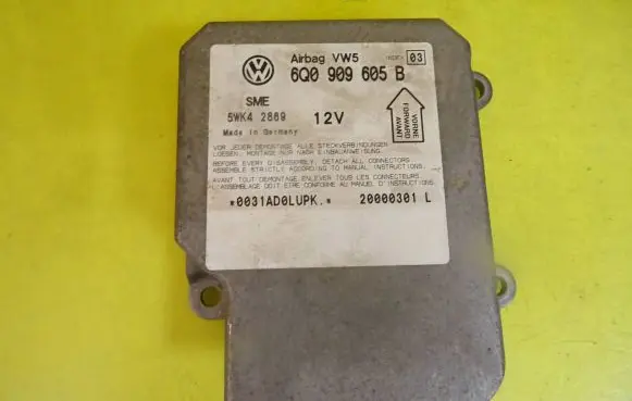 Volkswagen PASSAT B5 Airbag control unit/module 6Q0909605B