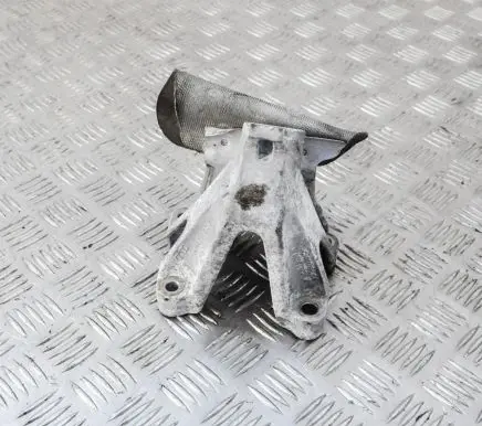 Audi A4 S4 B8 8K Engine mounting bracket 8K0199307AQ