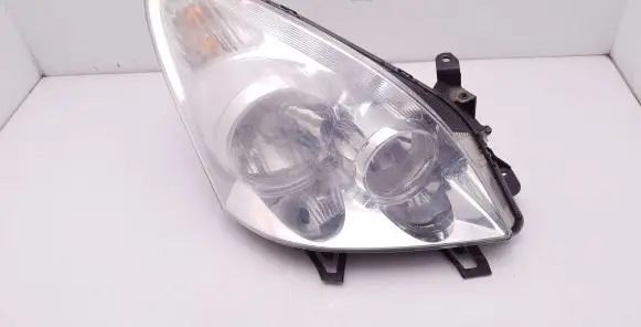 Toyota Corolla Verso AR10 Headlight/headlamp 811300F080