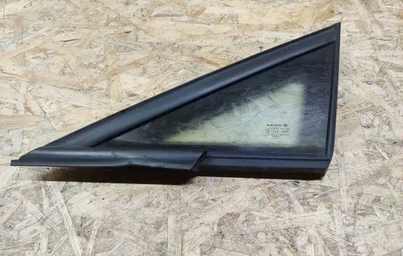 Seat Ibiza IV (6J,6P) Front triangle window/glass 6J0845411
