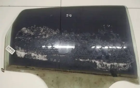 Nissan Qashqai Rear door window glass 