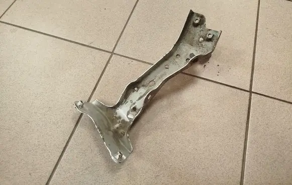 Audi A3 S3 8V Fender mounting bracket 8V0821136A