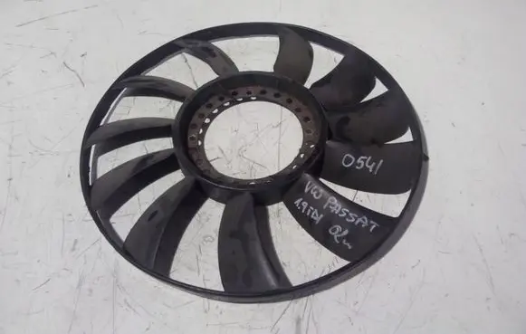Volkswagen PASSAT B5.5 Fan impeller 058121301B