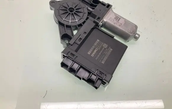 Volvo XC40 Front door window regulator motor 31674756 8888777260