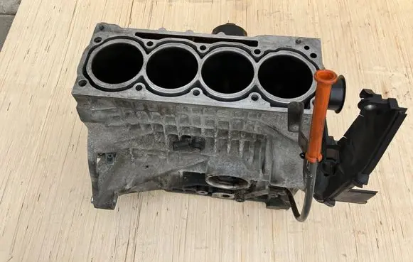 Seat Ibiza IV (6J,6P) Engine block CGG
