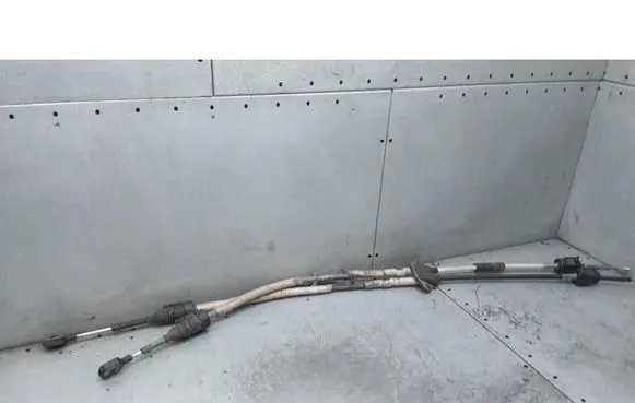 Volkswagen PASSAT B5 Gear shift cable linkage 7M0711877H