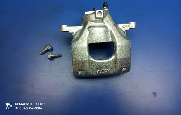 Toyota Aygo AB10 Front brake caliper 0204004330 477500H010 BOSCH