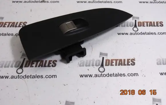 Honda CR-V Electric window control switch 83711SCAAG010M1