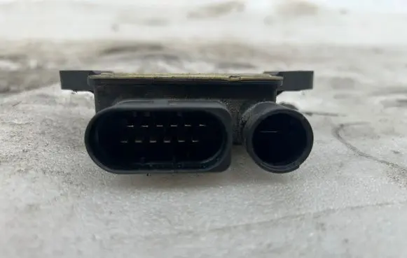 Mercedes-Benz E C207 W207 Glow plug pre-heat relay A6429005801 0522140210 14063000701