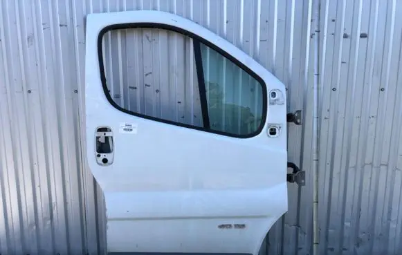 Renault Trafic II (X83) Front door 