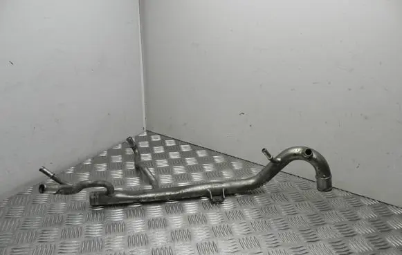 Engine coolant pipe/hose