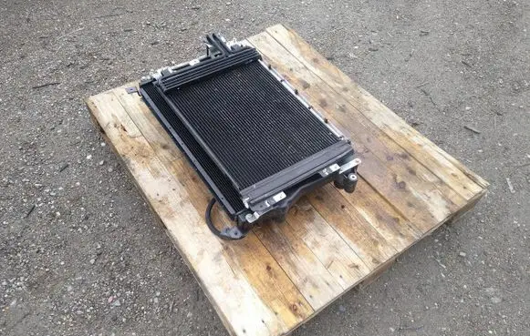 Maserati GranTurismo Radiator set 52421365