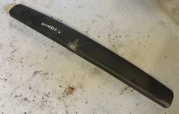Mitsubishi Outlander Tailgate/trunk upper cover trim 