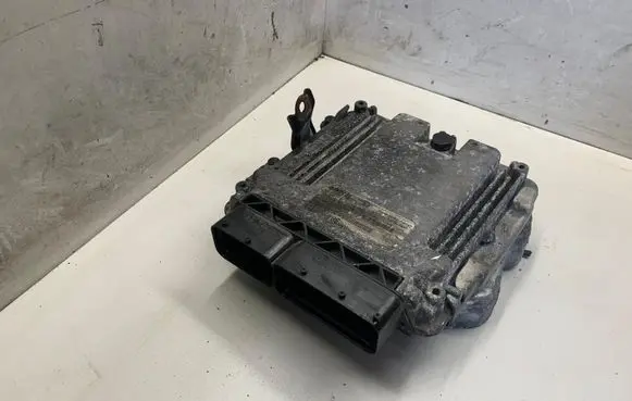 Mitsubishi Outlander Engine control unit/module 1860A906