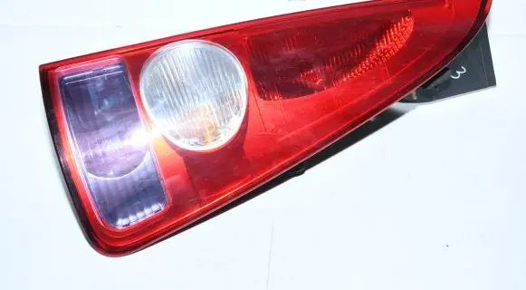 Renault Espace IV Rear/tail lights 8200027152