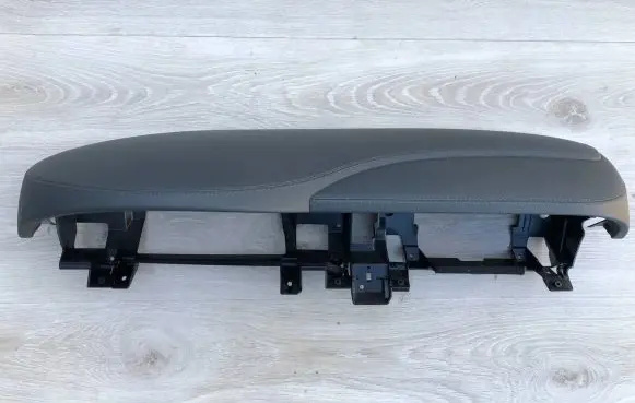 Mercedes-Benz S W221 Dashboard A2216800300 2216800300
