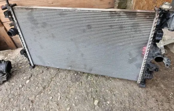 Opel Insignia A Coolant radiator 13241725