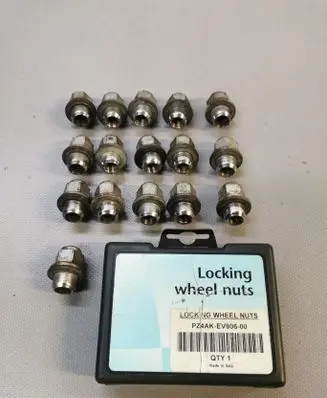Toyota Avensis T270 Nuts/bolts 