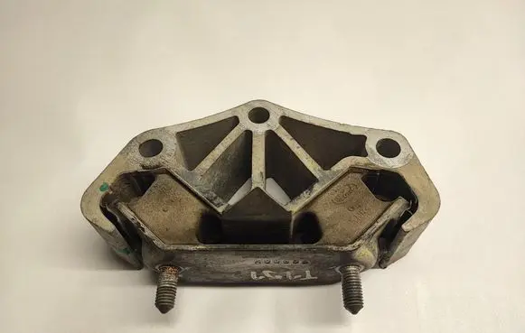Ford Mustang VI Gearbox mount FR3C7E373A