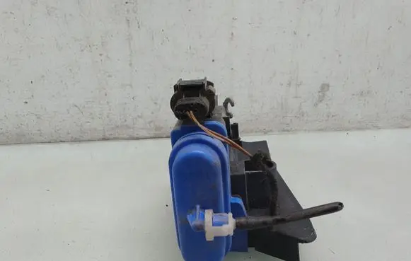Audi A8 S8 D2 4D Rear door lock 400830015D