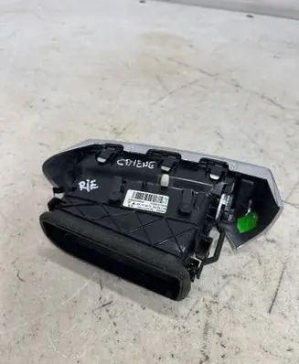 Porsche Cayenne (92A) Dash center air vent grill 4590022602 7P5819728E 20102015