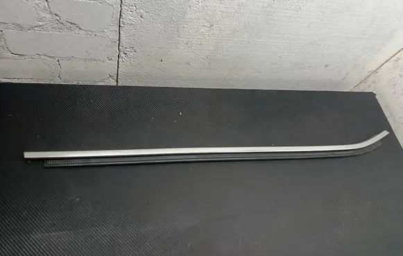 BMW X3 G01 Front door glass trim molding 7410014