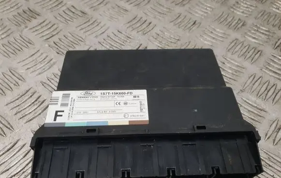 Ford Focus Comfort/convenience module 1S7T15K600FD