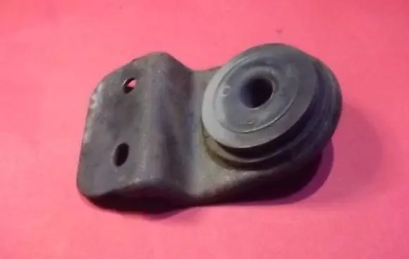 Hyundai Coupe Radiator mount bracket MD487389