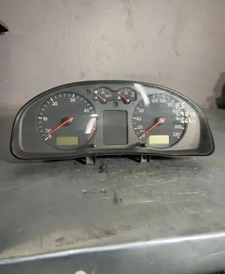Volkswagen PASSAT B5 Speedometer (instrument cluster) 3B0919861J 11000879303