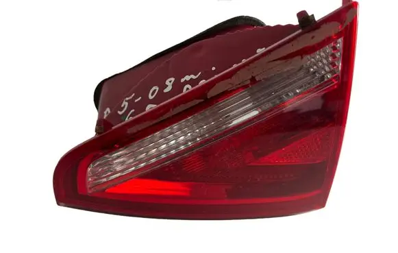 Audi A5 8T 8F Tailgate rear/tail lights 8T0945094 AU484 43707
