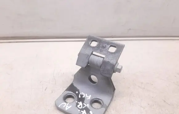 BMW X3 E83 Front door upper hinge 3402819