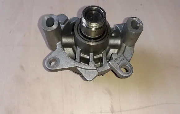 Opel Movano A Water pump VKPC86305