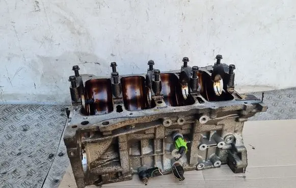 Dodge Caliber Engine block BBBB8B 30407026 7211
