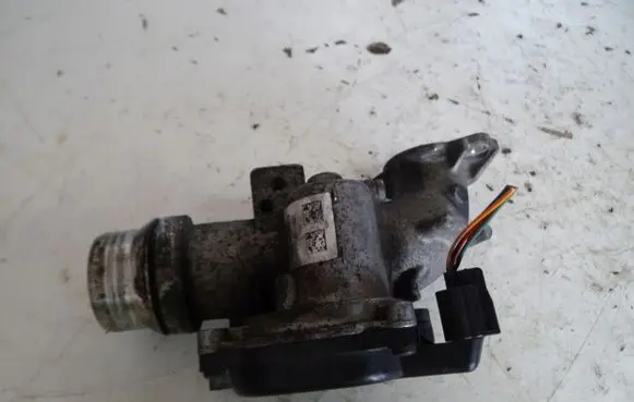 Renault Megane III Throttle valve 8200614985F