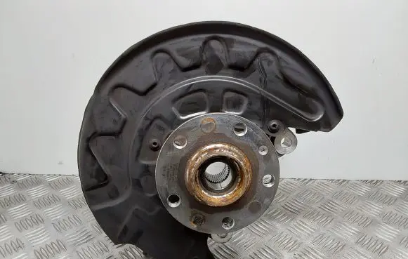 Audi Q3 F3 Front wheel hub 5Q0407258C 5Q0407621E