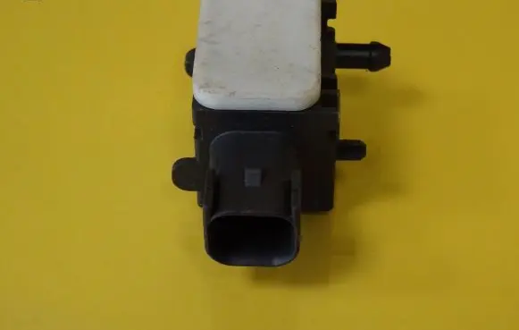 KIA Carens I Airbag deployment crash/impact sensor 959201D000