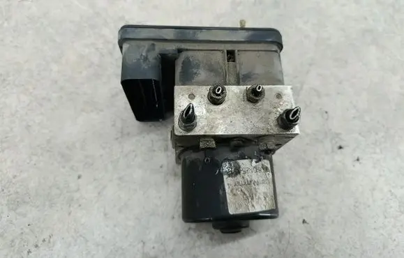 Ford Focus ABS Pump 8M51-2C405-AA