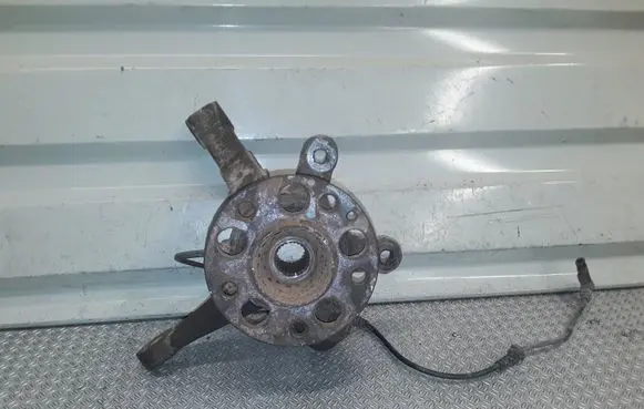 Mercedes-Benz B W245 Front wheel hub spindle knuckle 