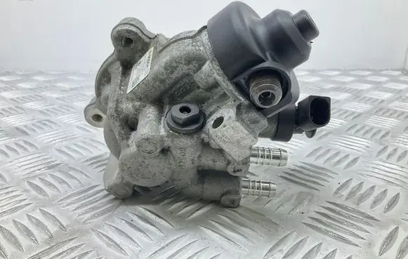 Skoda Octavia Mk3 (5E) Fuel injection high pressure pump 04L130755D
