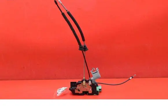 Hyundai i30 Rear door lock 814202L200